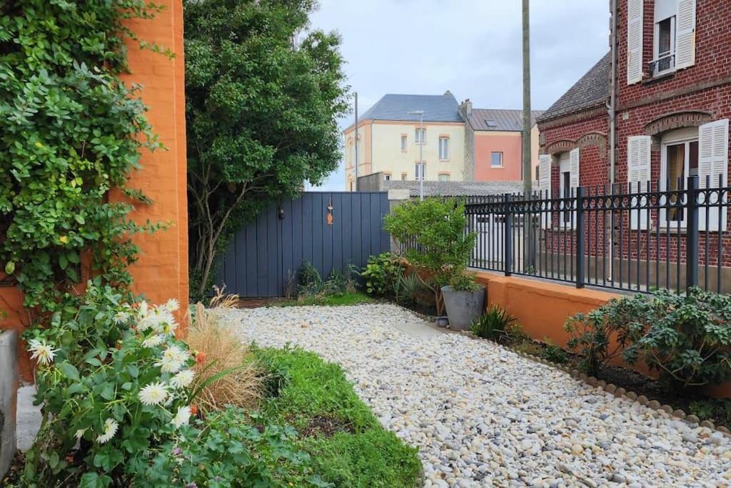 La Baigneuse Maison Avec Jardinet Et Parking Prive, A 200 M Plage カイユー・シュル・メール エクステリア 写真